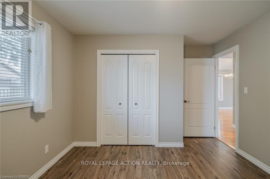 15 LANDON AVENUE - 22