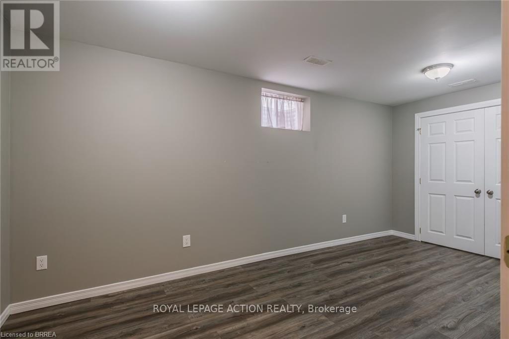 15 LANDON AVENUE - 32