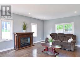 Great room - 15 Lankin Avenue, Bracebridge), ON P1L1Y4 Photo 8