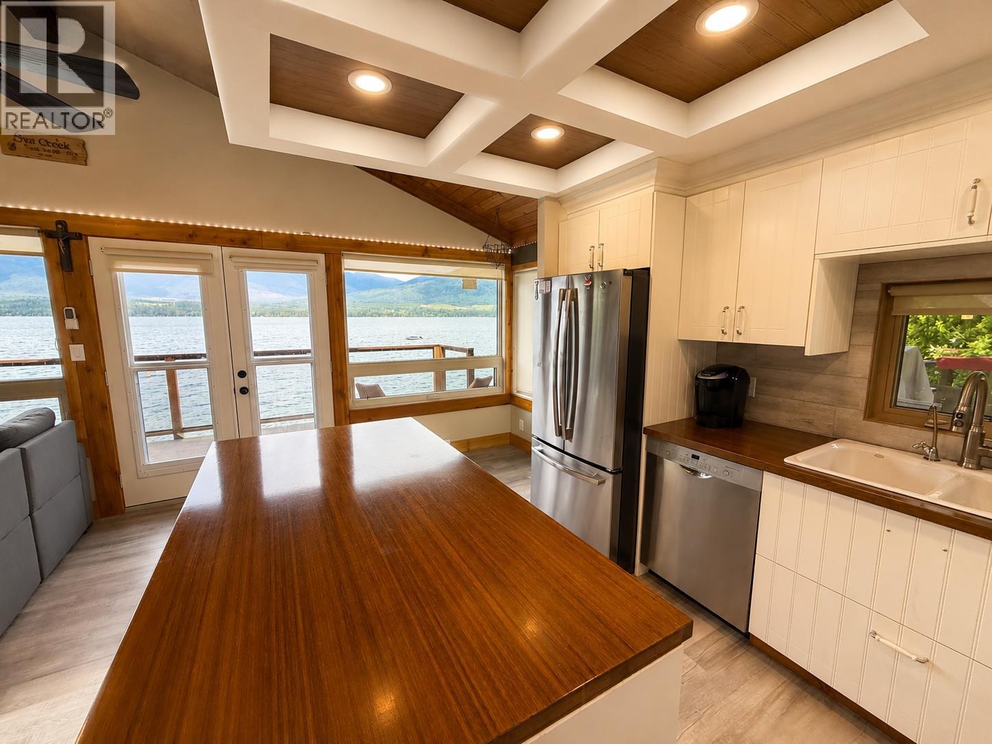 3981 Eagle Bay Road, Eagle Bay, British Columbia, V0E1T0, Eagle Bay, British Columbia — photo 3 of 5