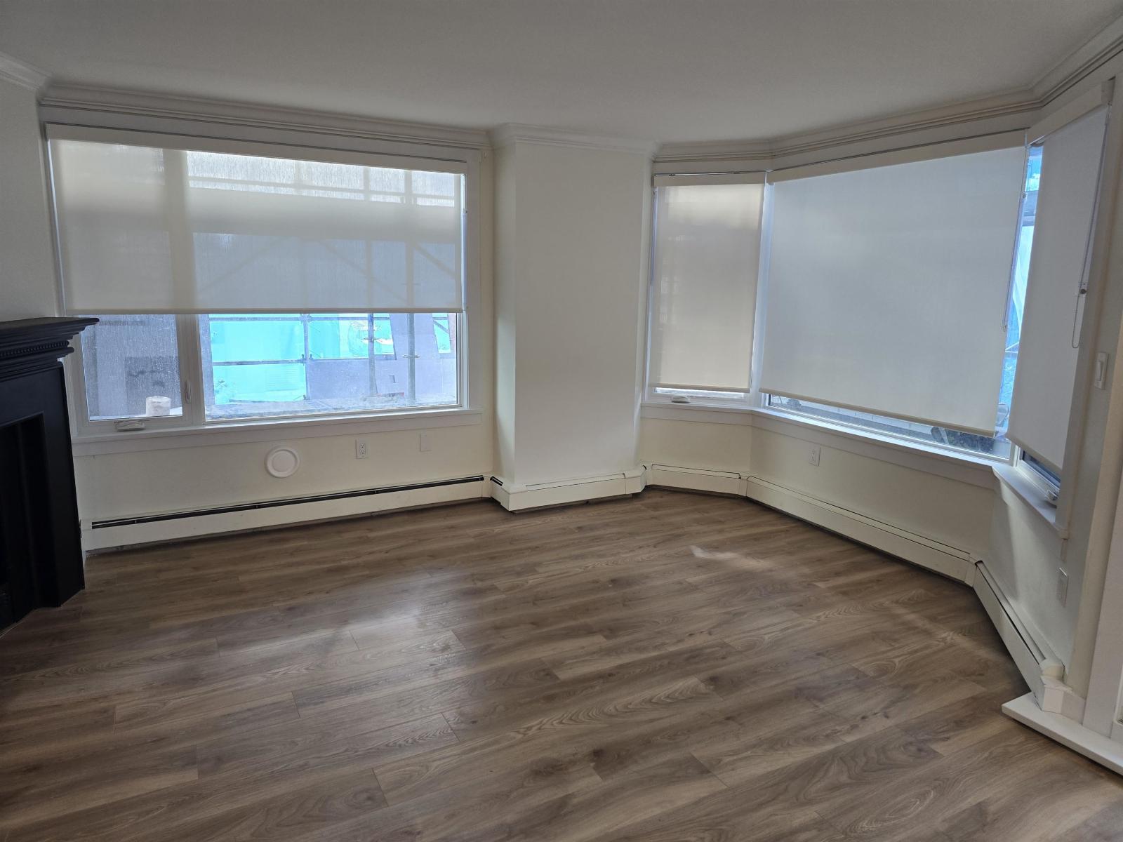 #309 15111 RUSSELL Avenue, White Rock, British Columbia, V4B2P4, White Rock, British Columbia — photo 3 of 5