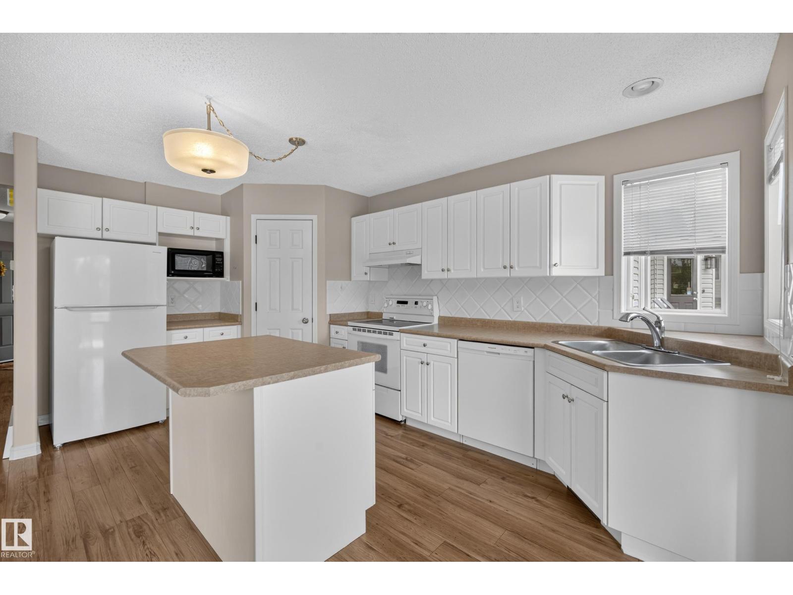 1341 BRECKENRIDGE DR NW - 16