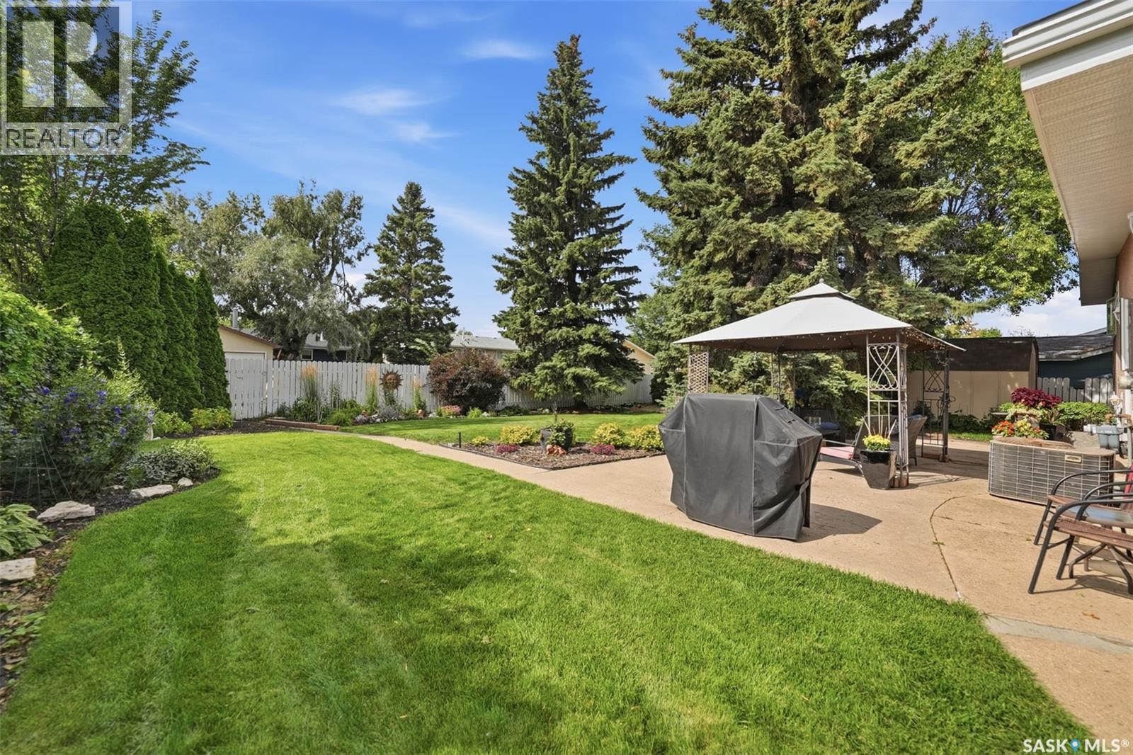 258 East PLACE - Image 37