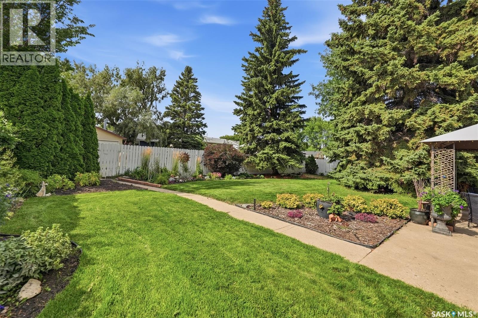258 East PLACE - Image 38
