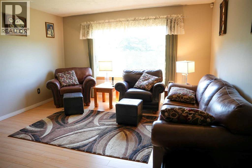 Listing photo – 43081 Rng Rd 95A, Hardisty