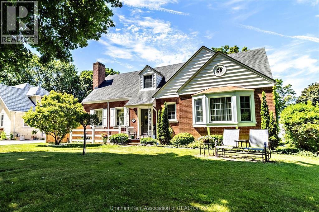 310 VICTORIA AVENUE - 2