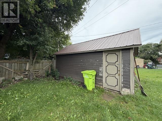 257 Alexandra ST - 5