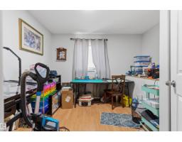 17005 95 St Nw, Edmonton, AB T5Z2A7 Photo 16