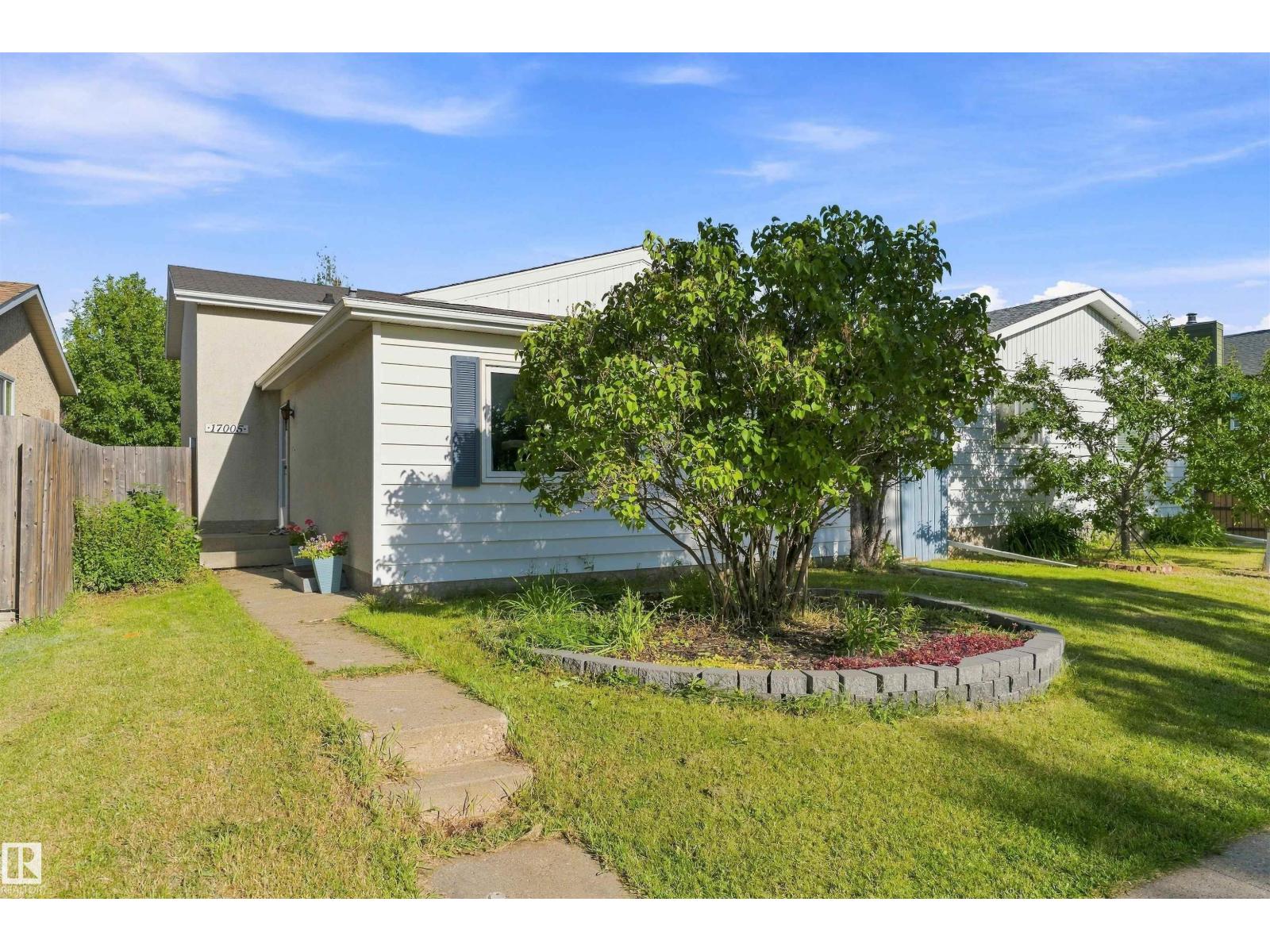 17005 95 ST NW - 1