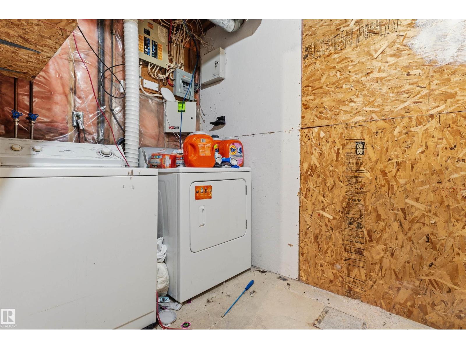 17005 95 ST NW - 25