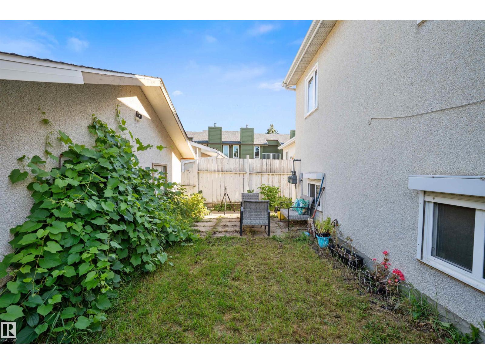 17005 95 ST NW - 27