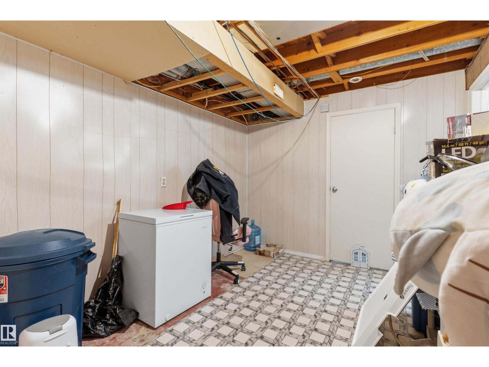 17005 95 ST NW - 24