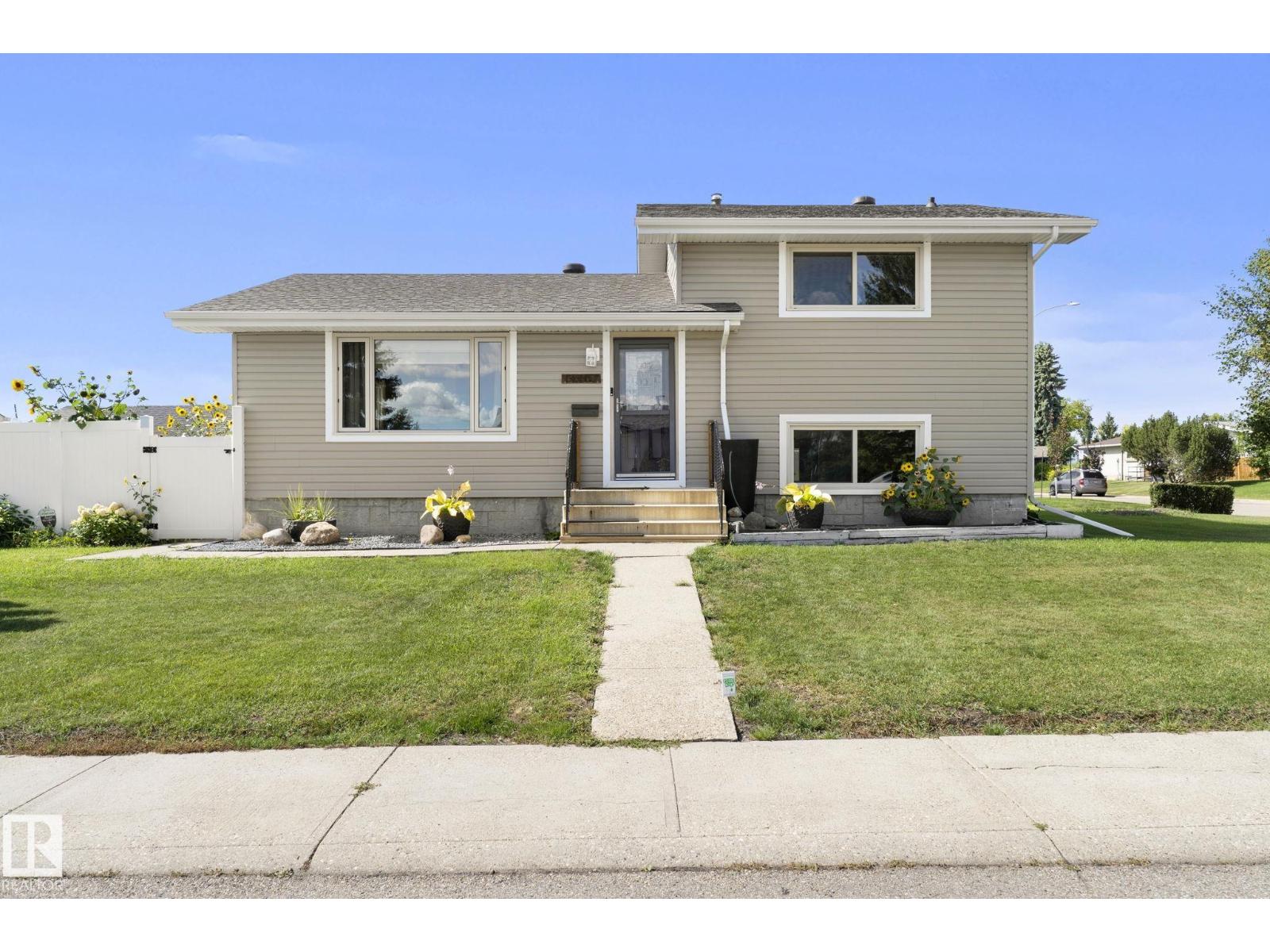 14402 64 ST NW - 4