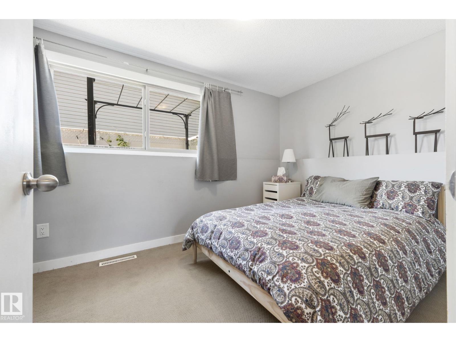 14402 64 ST NW - 38