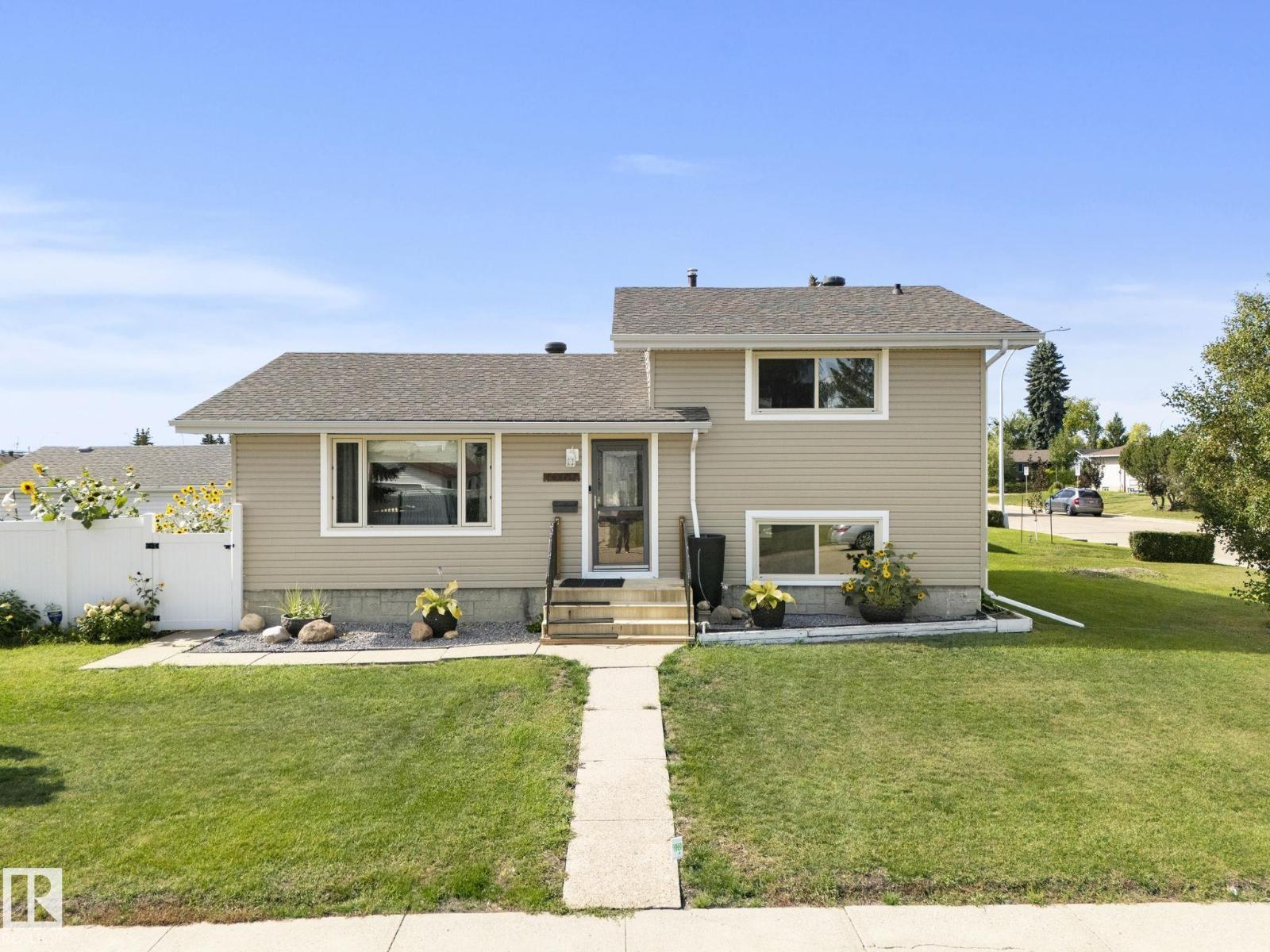 14402 64 ST NW - 58