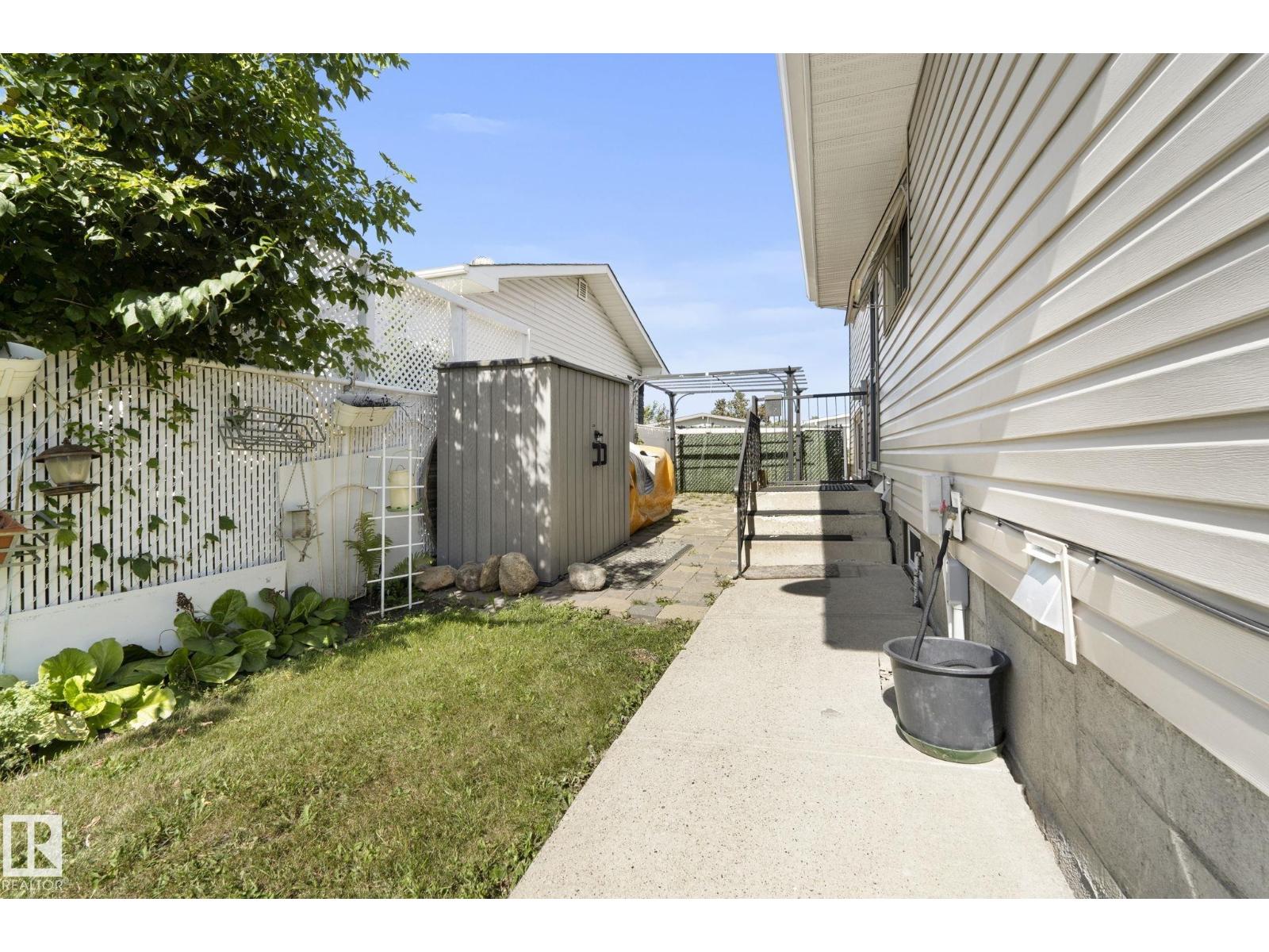 14402 64 ST NW - 52