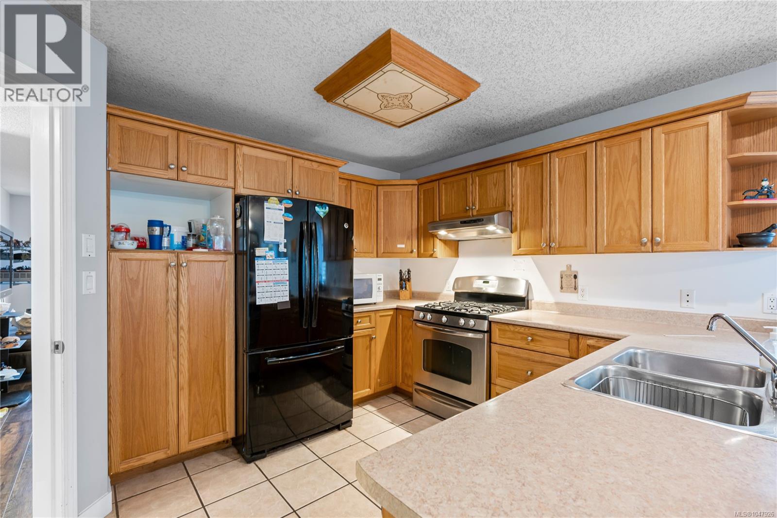 632 Howard Ave - Image 10