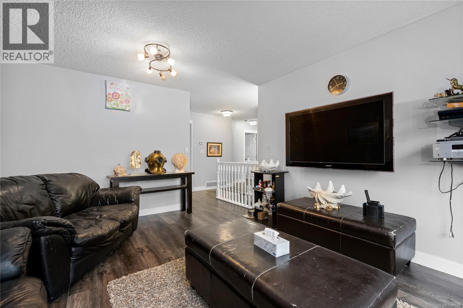 632 Howard Ave - Image 16
