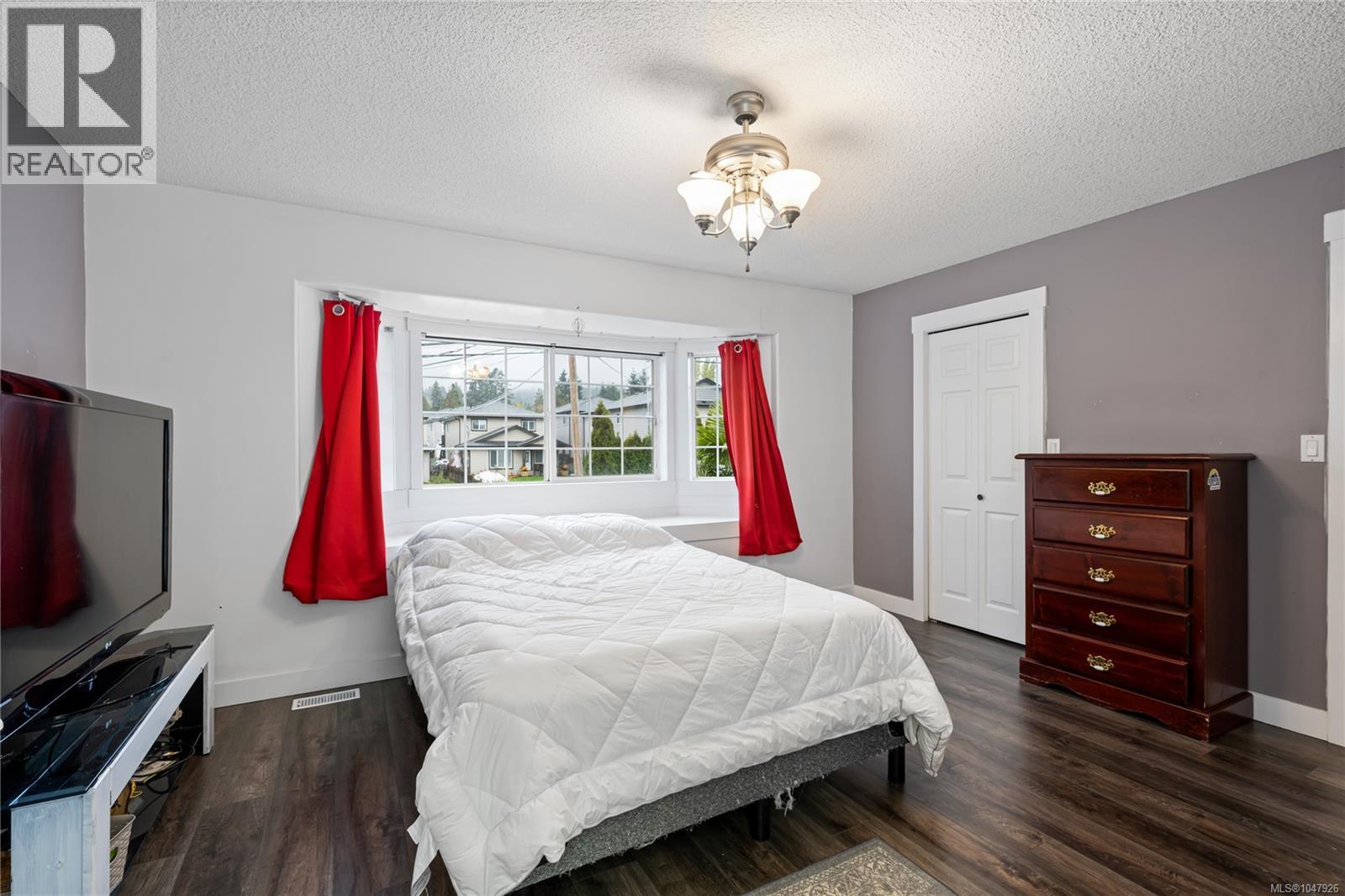632 Howard Ave - Image 18