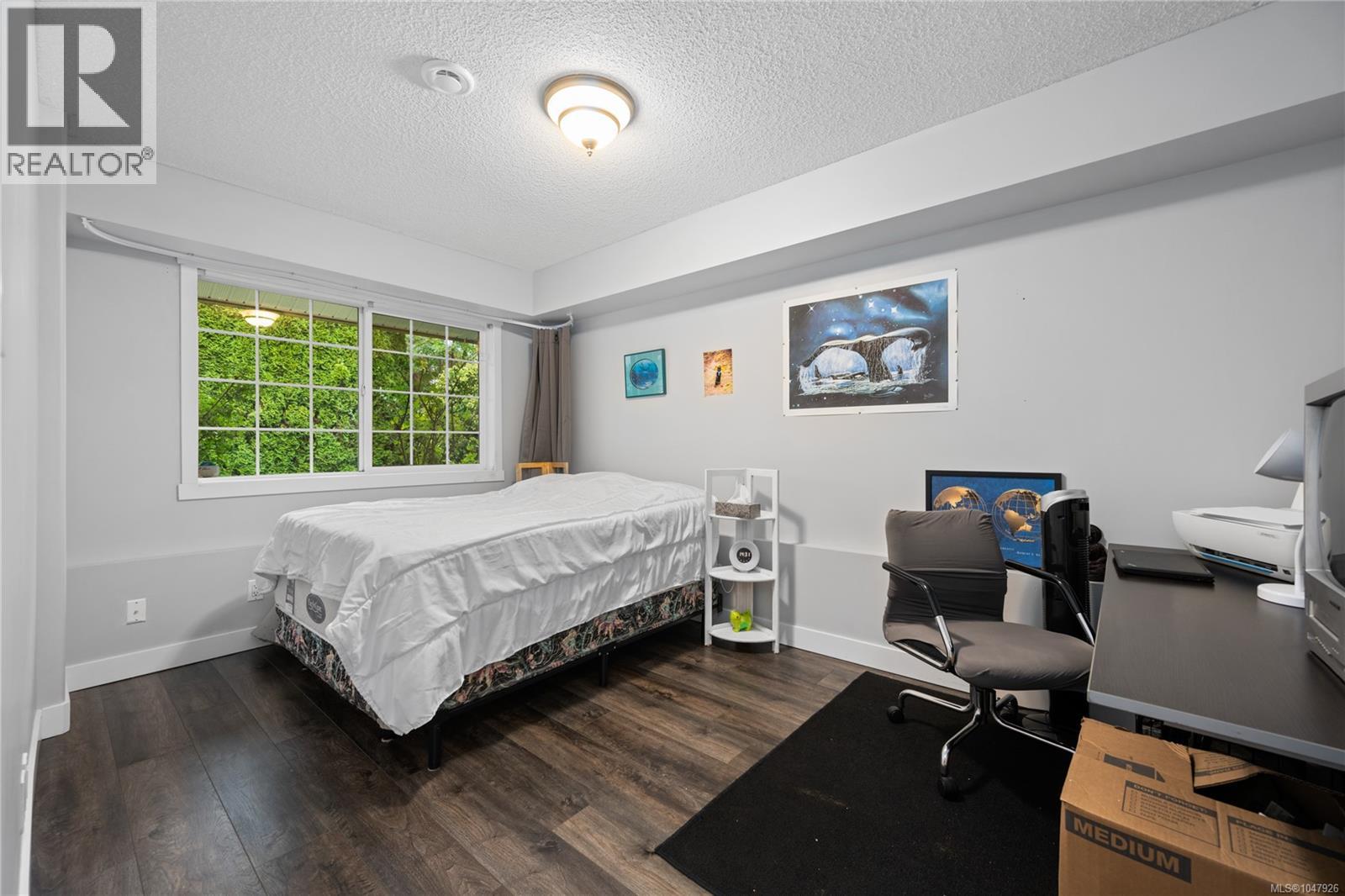 632 Howard Ave - 22