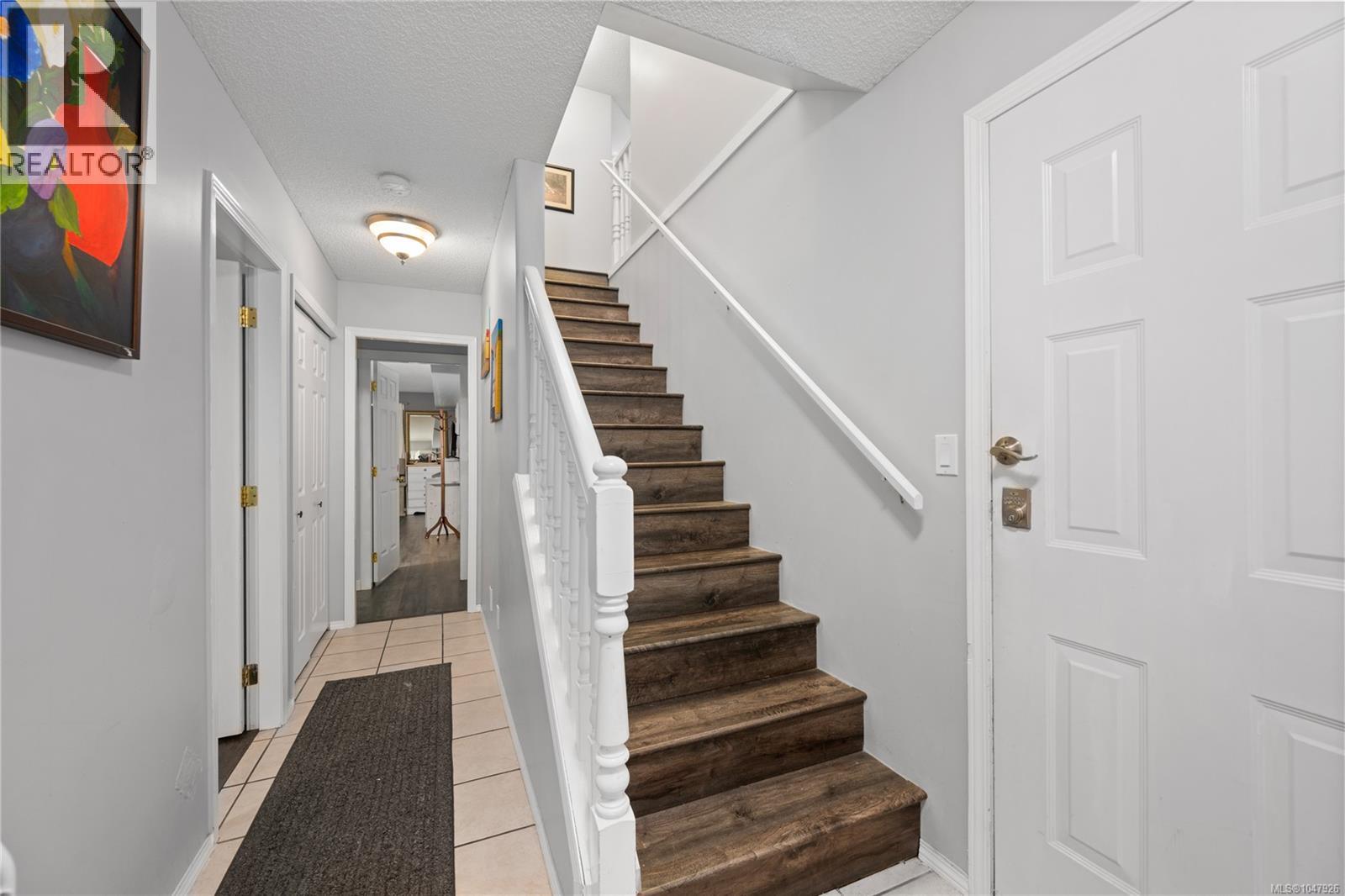 632 Howard Ave - Image 24
