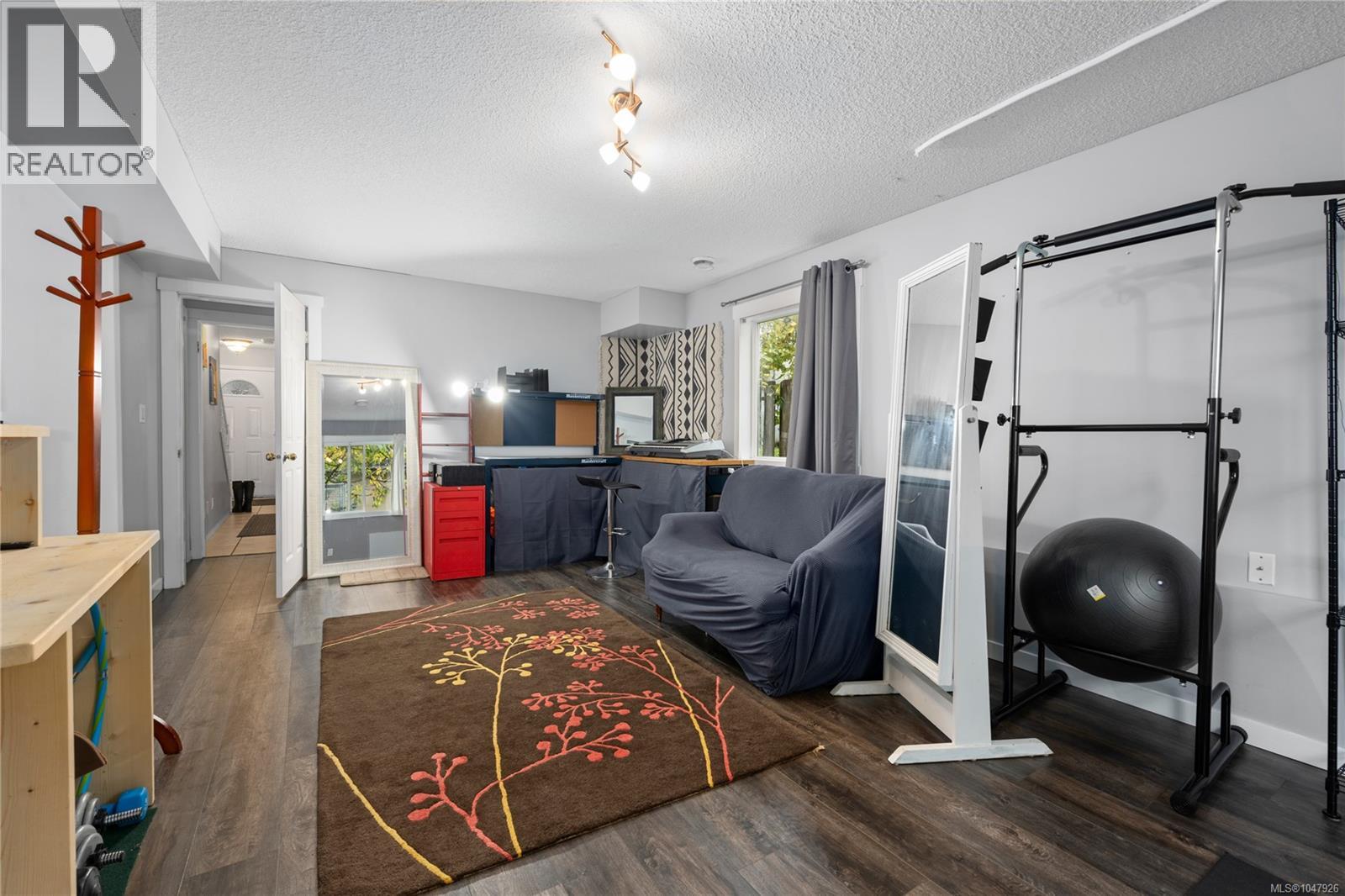 632 Howard Ave - Image 26