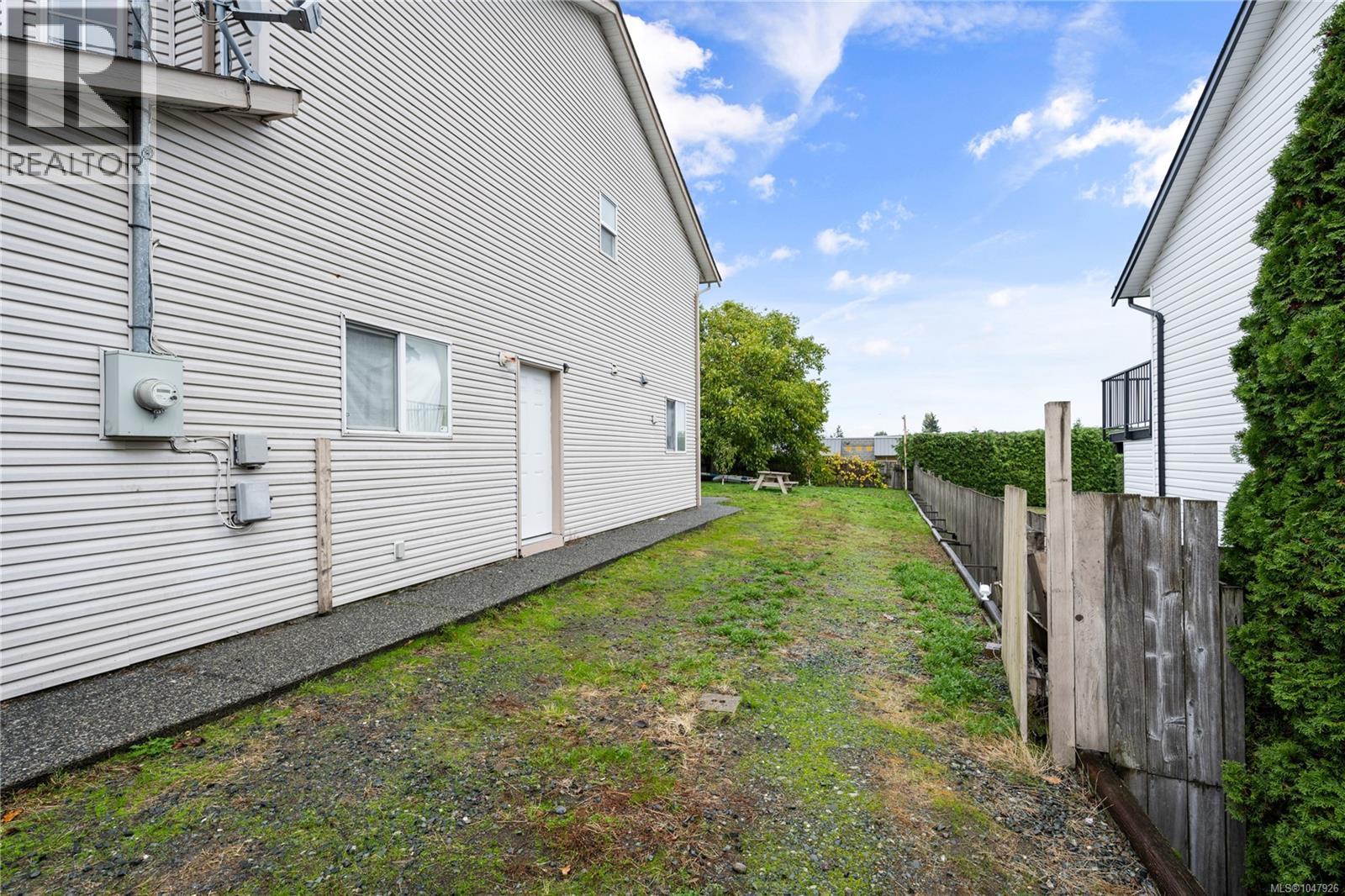 632 Howard Ave - Image 28