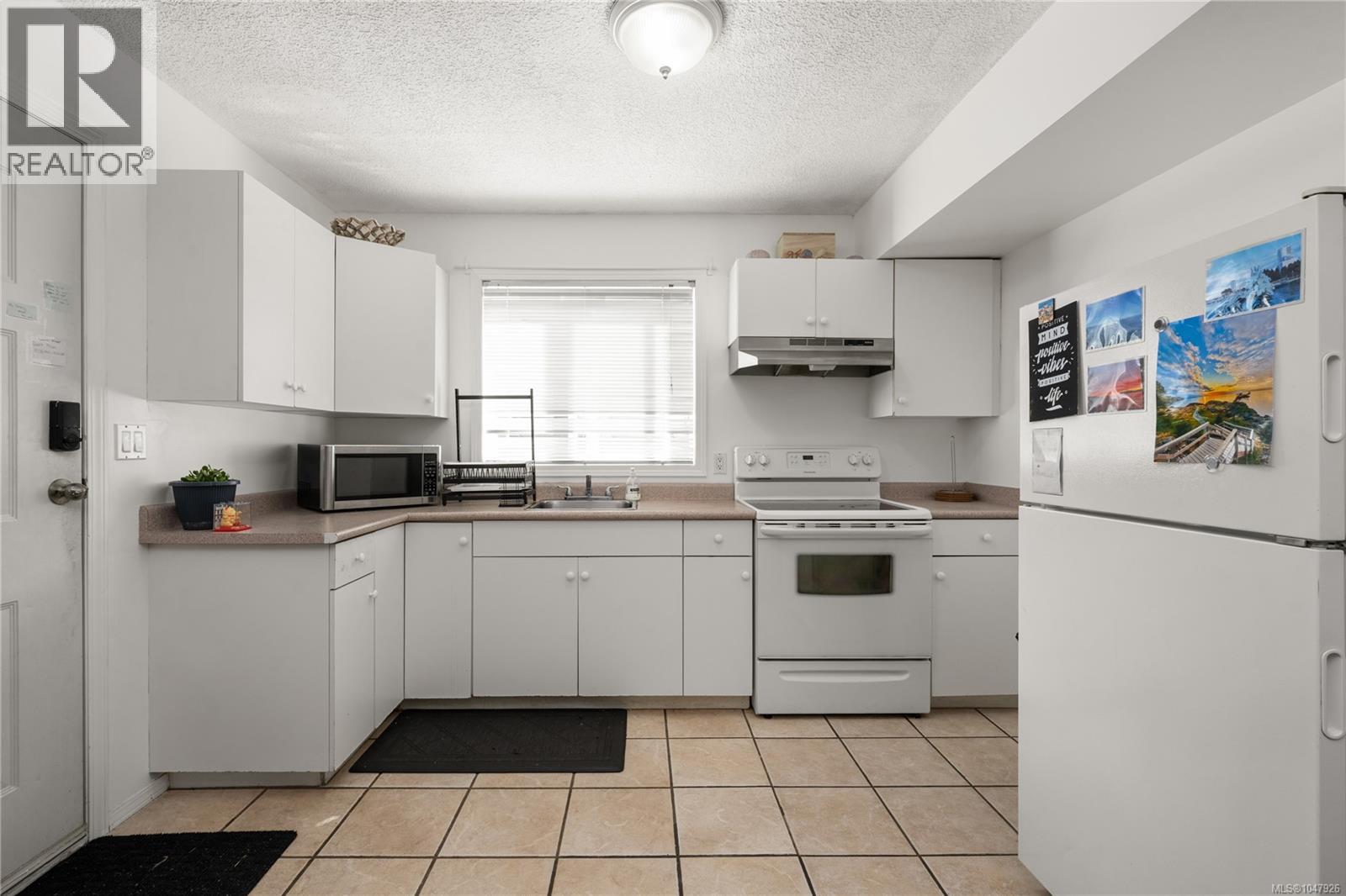 632 Howard Ave - 29