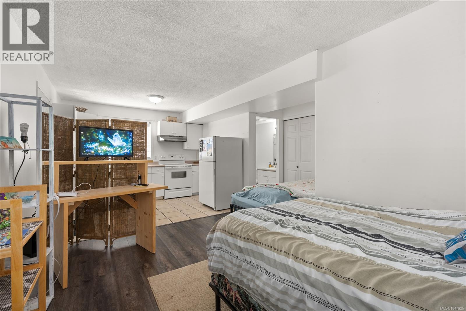632 Howard Ave - 30