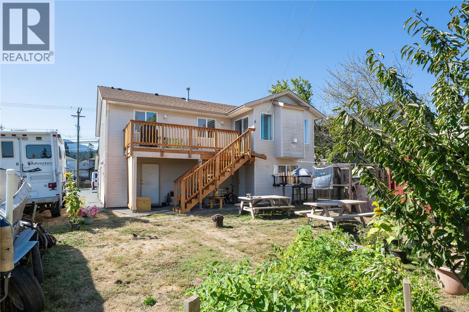 632 Howard Ave - 33