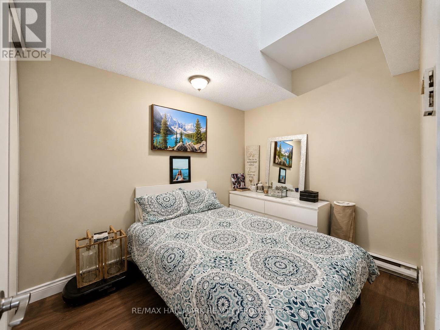 #163 825 CAHILL DRIVE W - 16