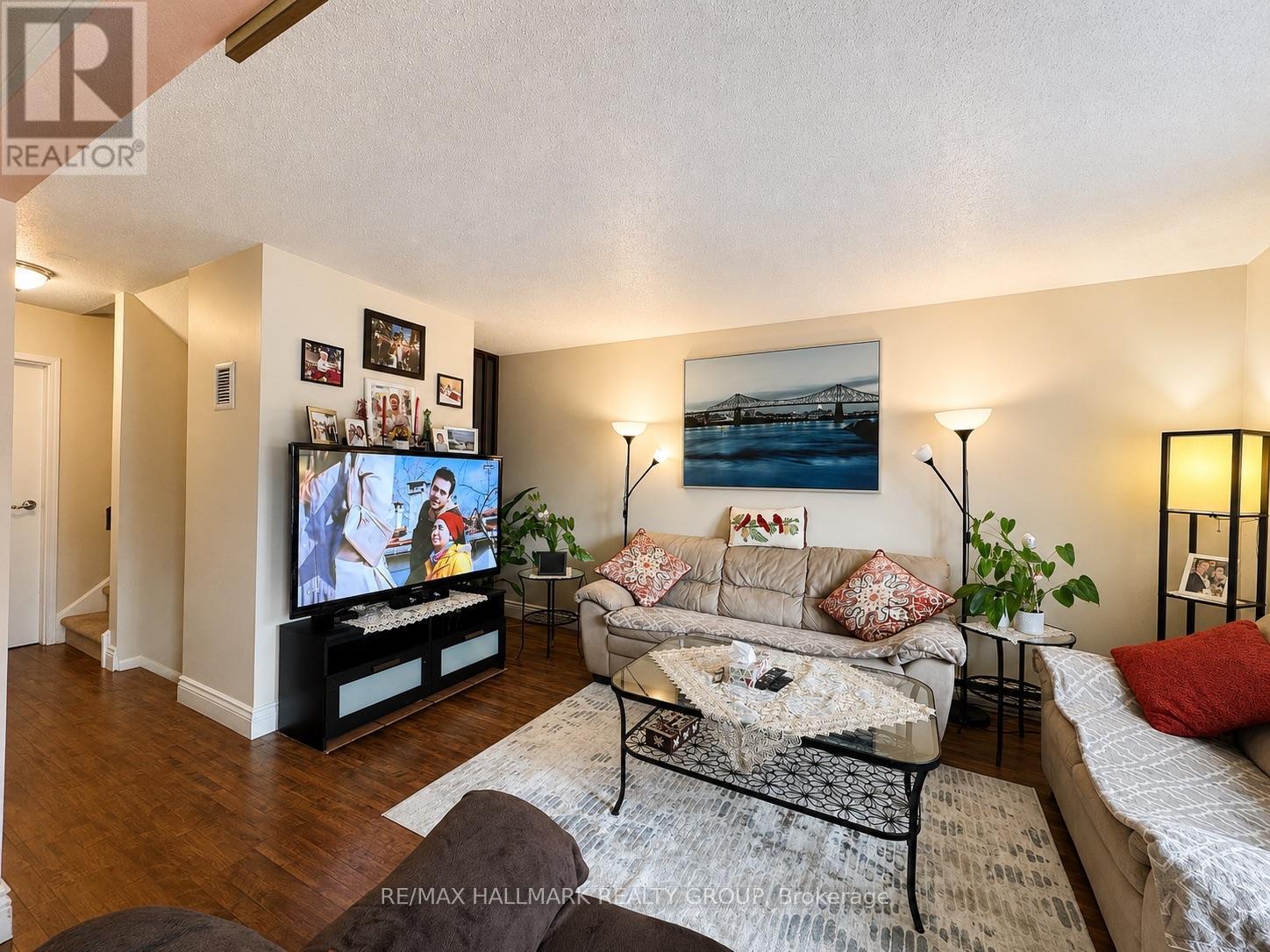 #163 825 CAHILL DRIVE W - 4
