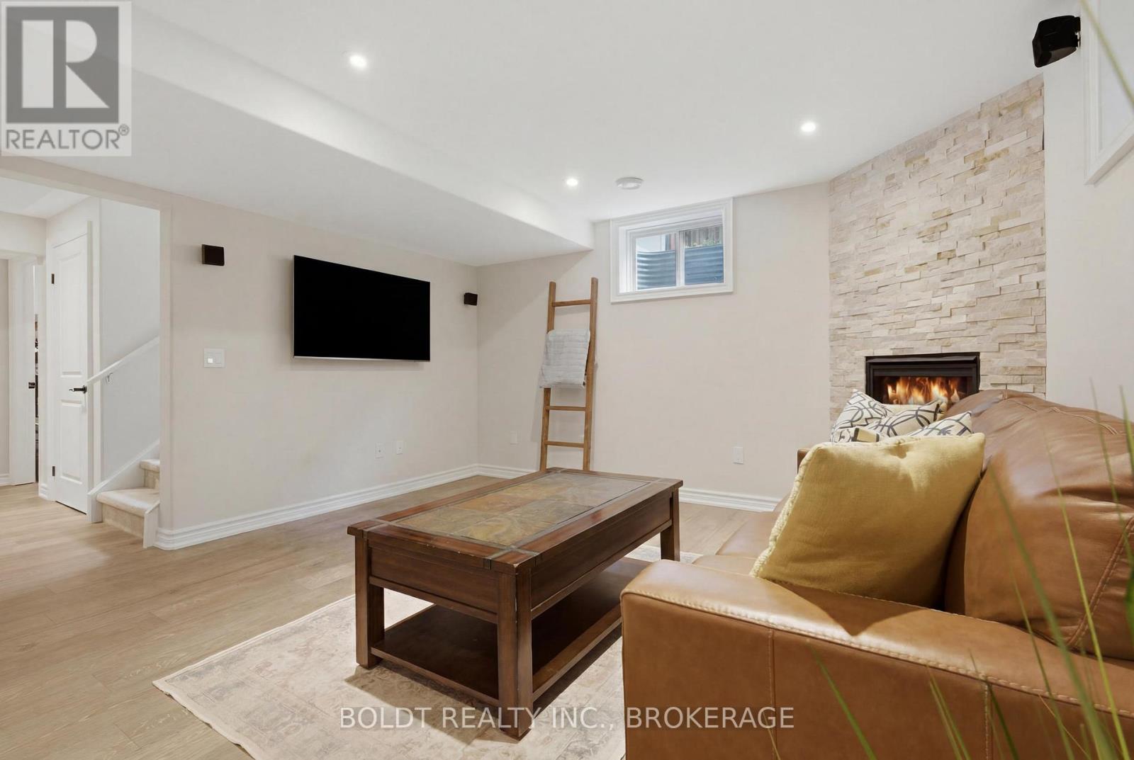5 GOSSEN DRIVE - Image 29