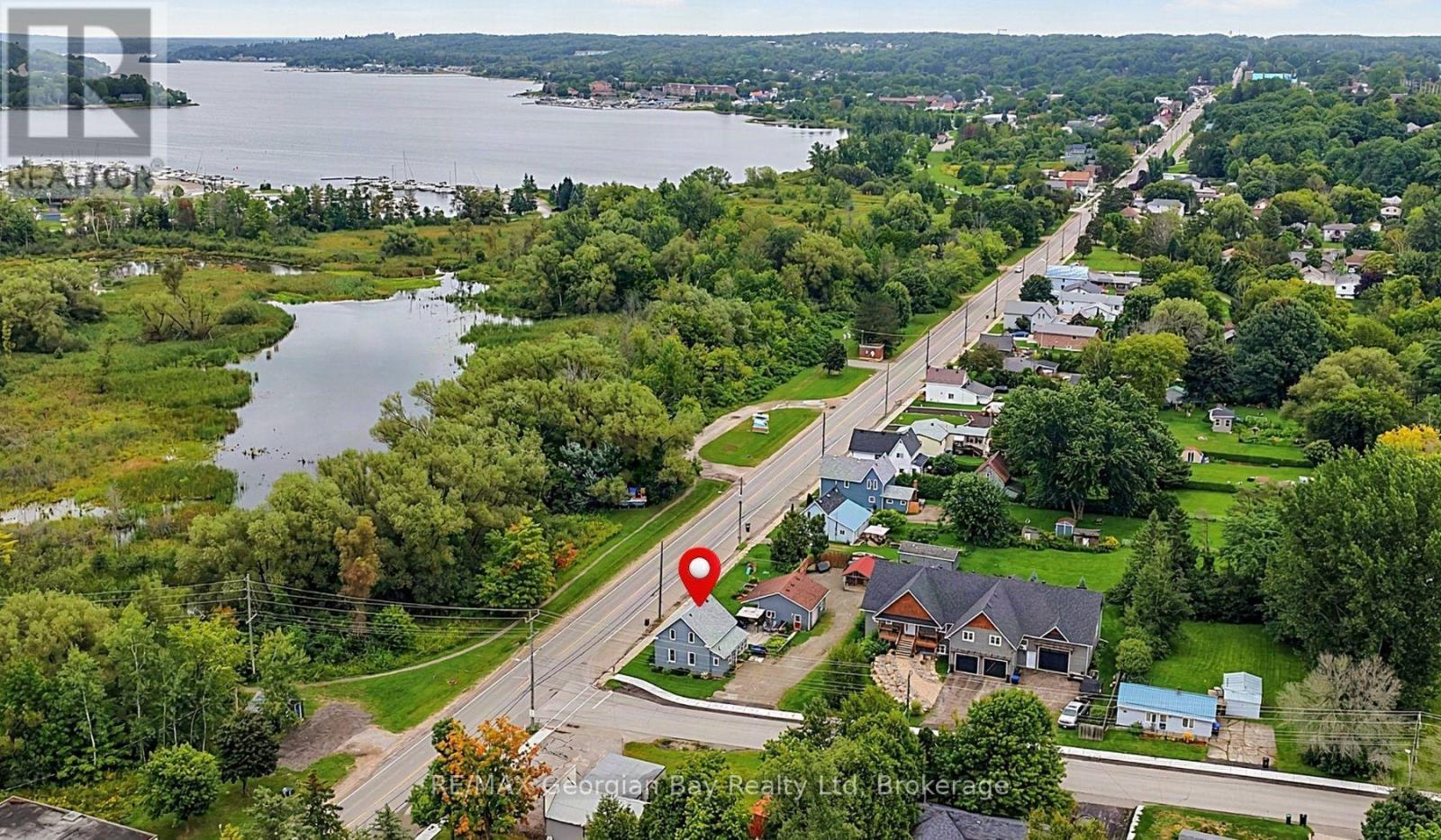 154 ROBERT Street West, Penetanguishene, Ontario, L9M1P8, Penetanguishene, Ontario — photo 2 of 5