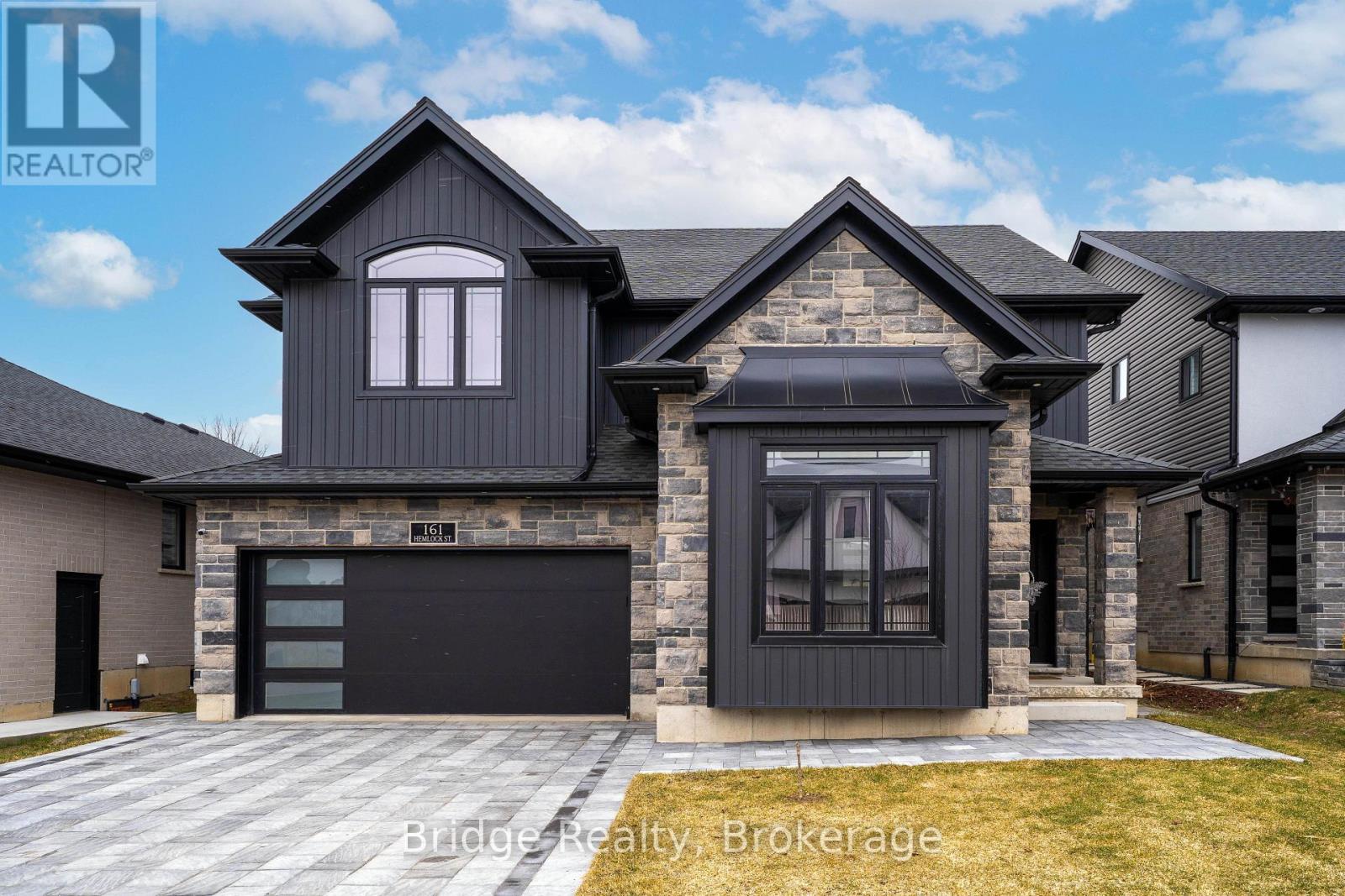 161 HEMLOCK STREET, Woodstock (Woodstock - North) — photo 1