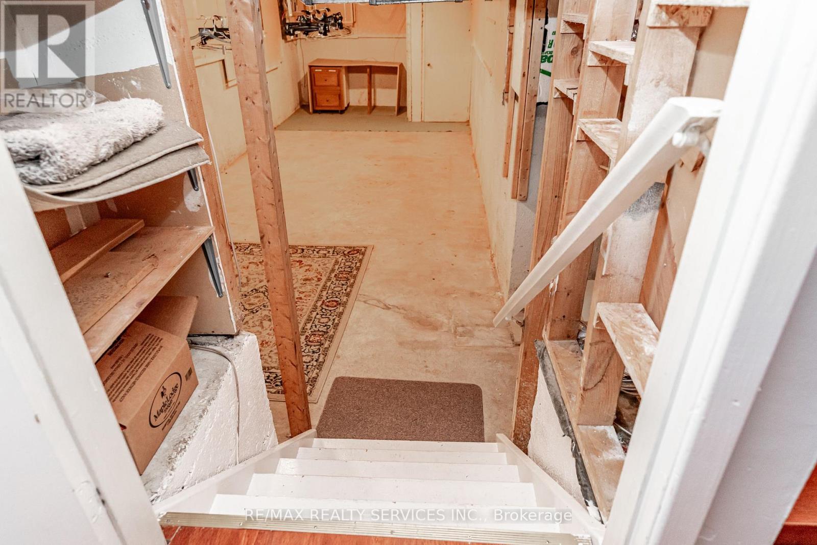 32 WINTERFOLD DRIVE - Image 30