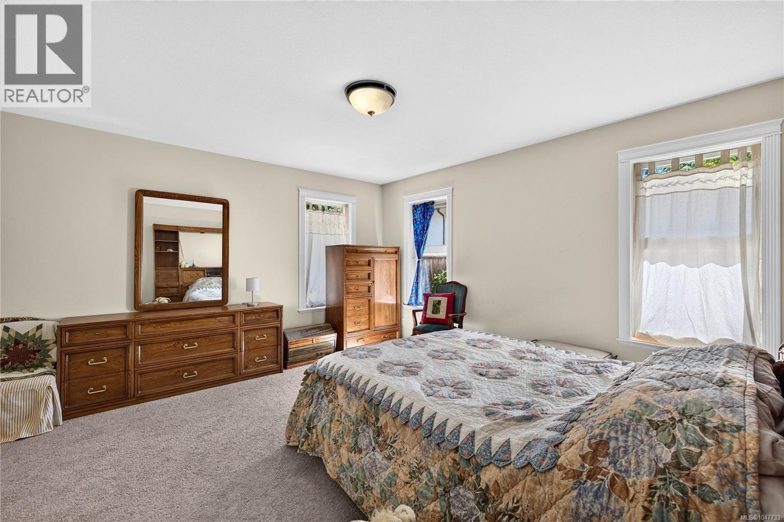 #7 235 Park Dr - Image 11