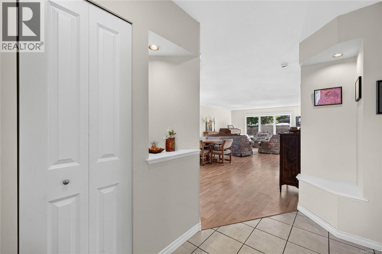 #7 235 Park Dr - Image 16