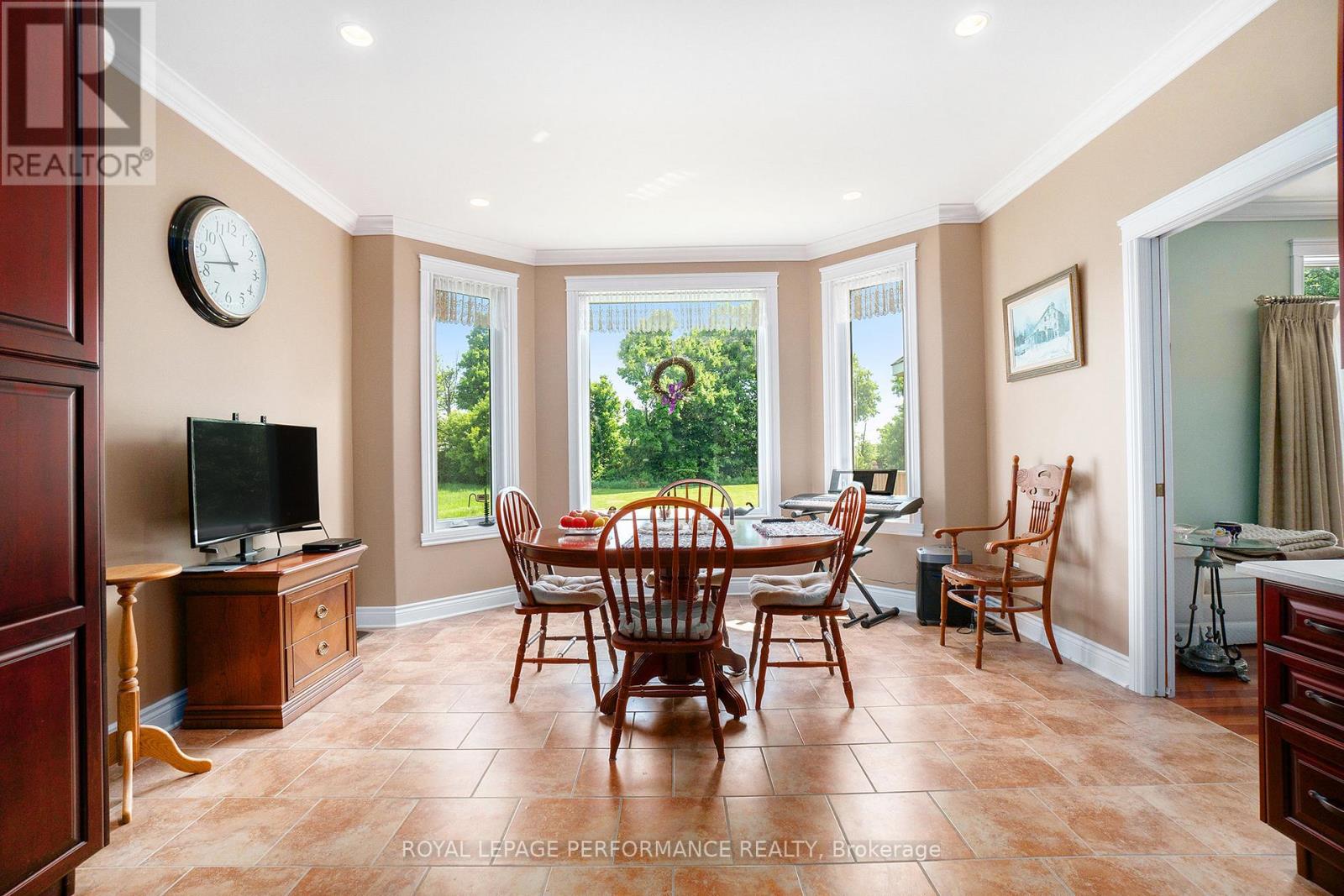 3285 BROADWAY AVENUE - 17