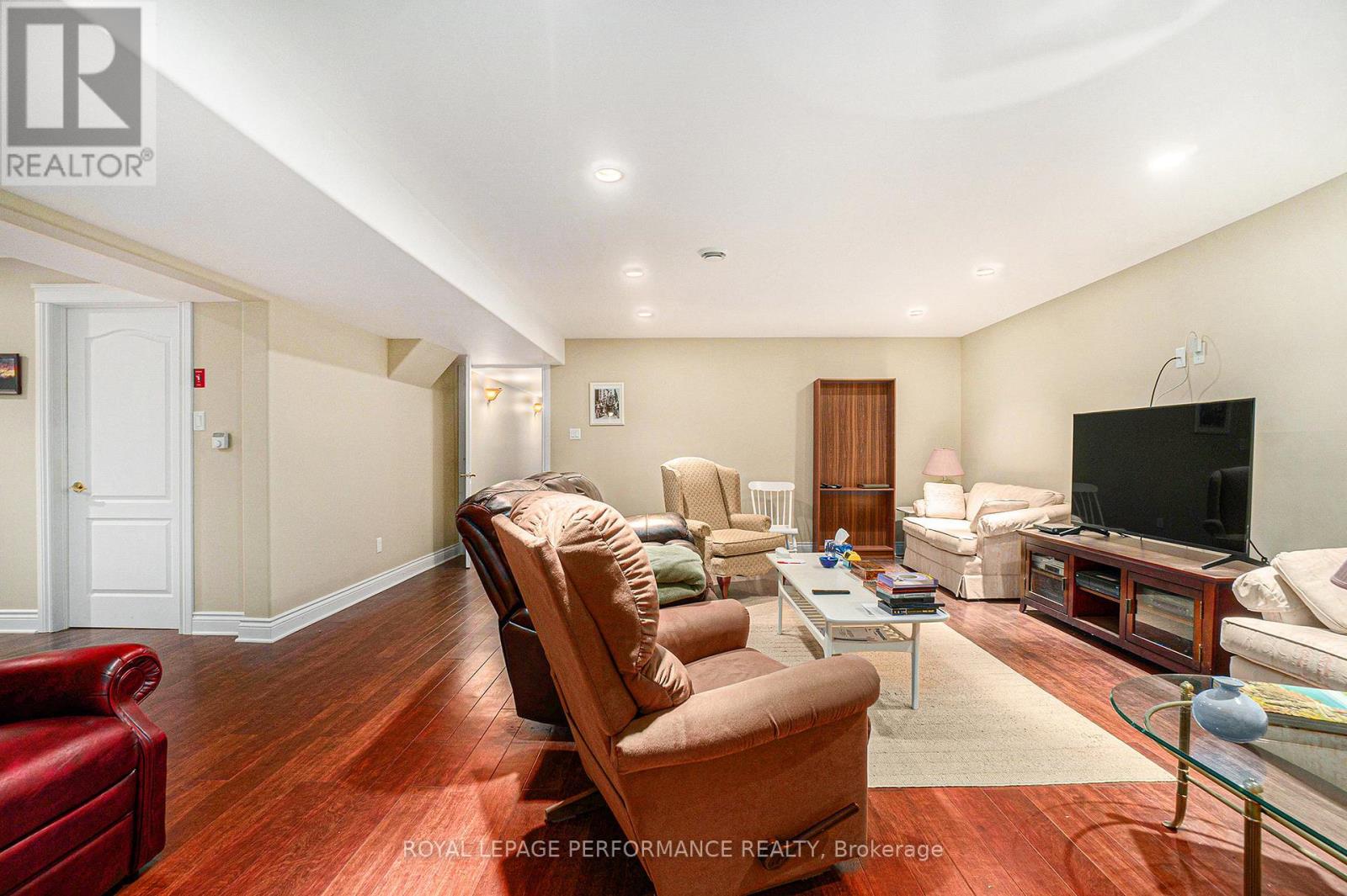 3285 BROADWAY AVENUE - 36