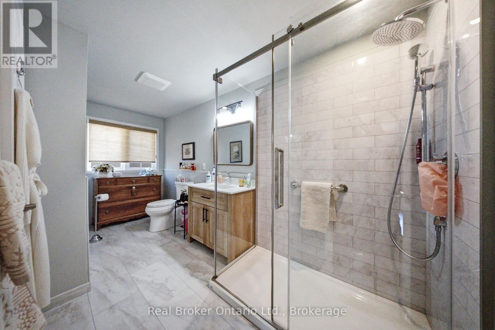 #37 941 GORDON STREET - Image 27