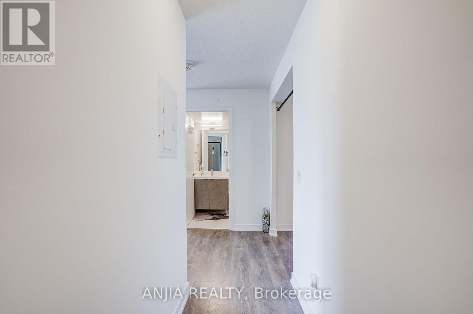 #803 219 DUNDAS STREET E - 10