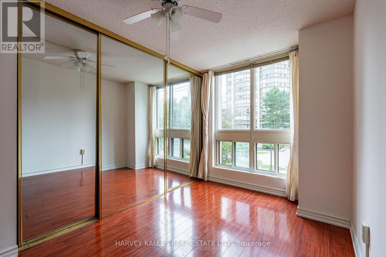 #205 5 KENNETH AVENUE - 14