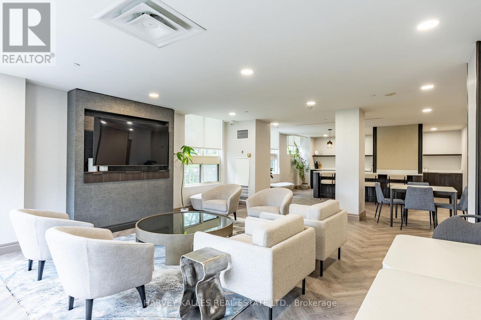 #205 5 KENNETH AVENUE - 24