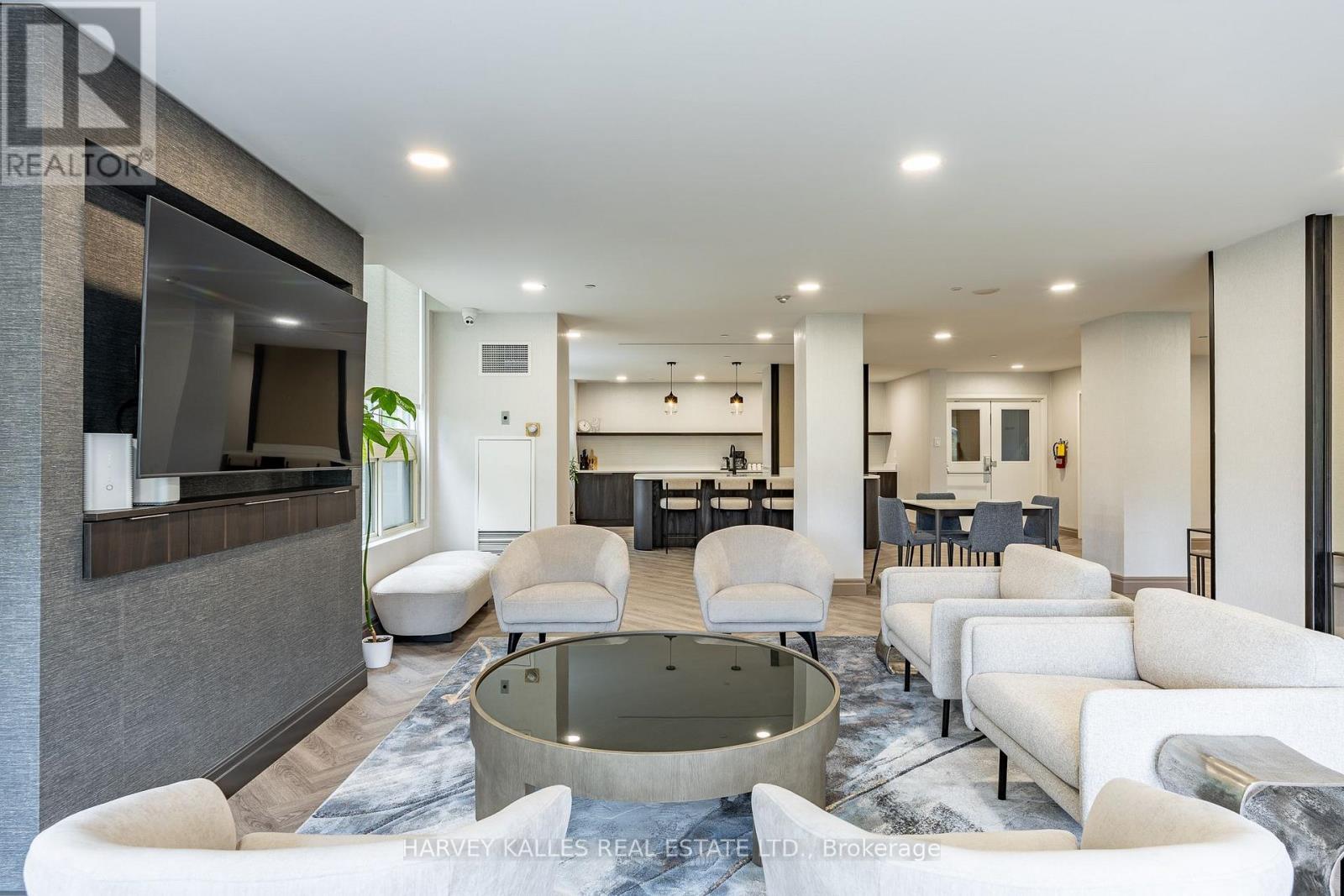 #205 5 KENNETH AVENUE - 25