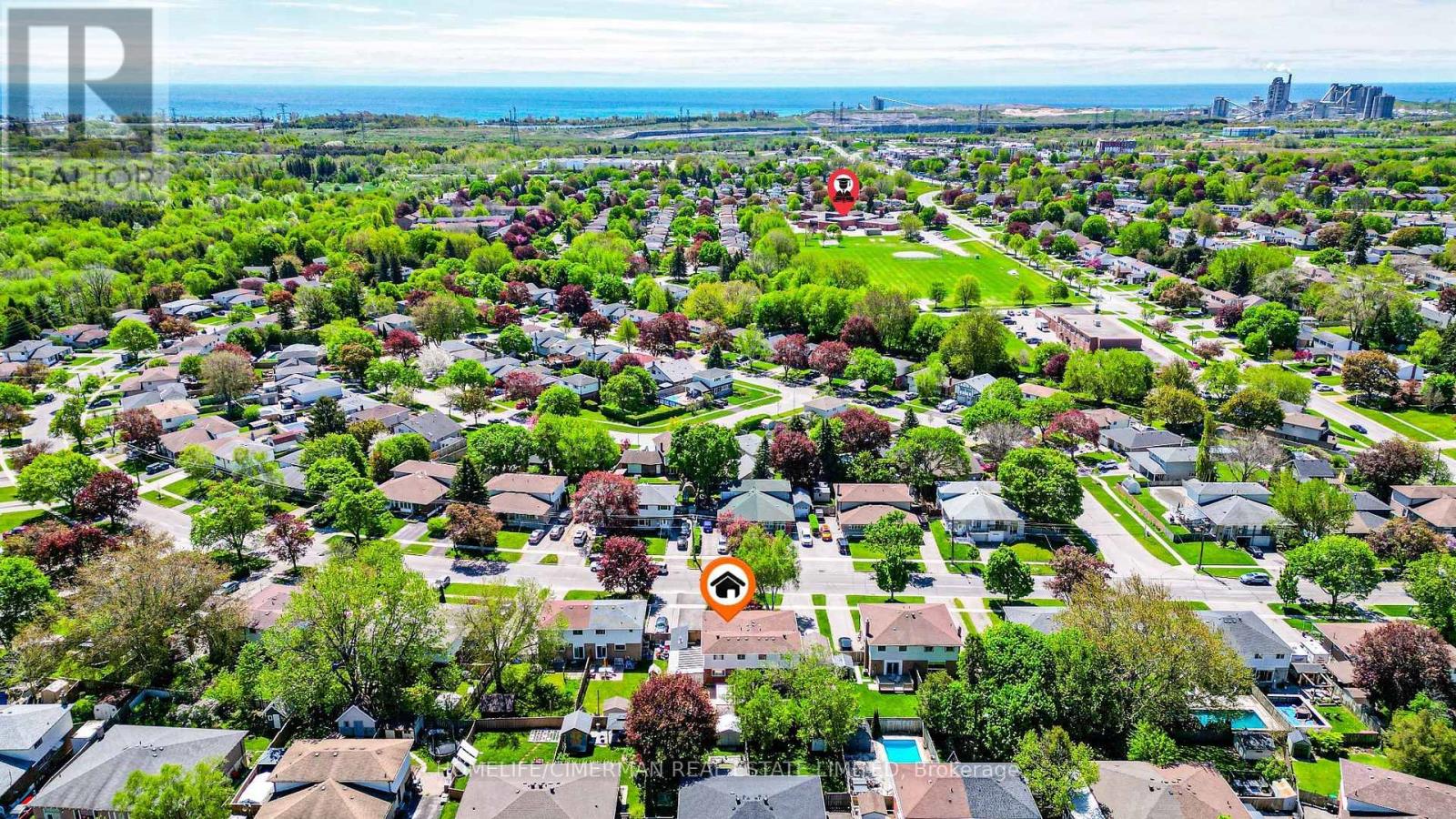 20 LAWRENCE CRESCENT - 34