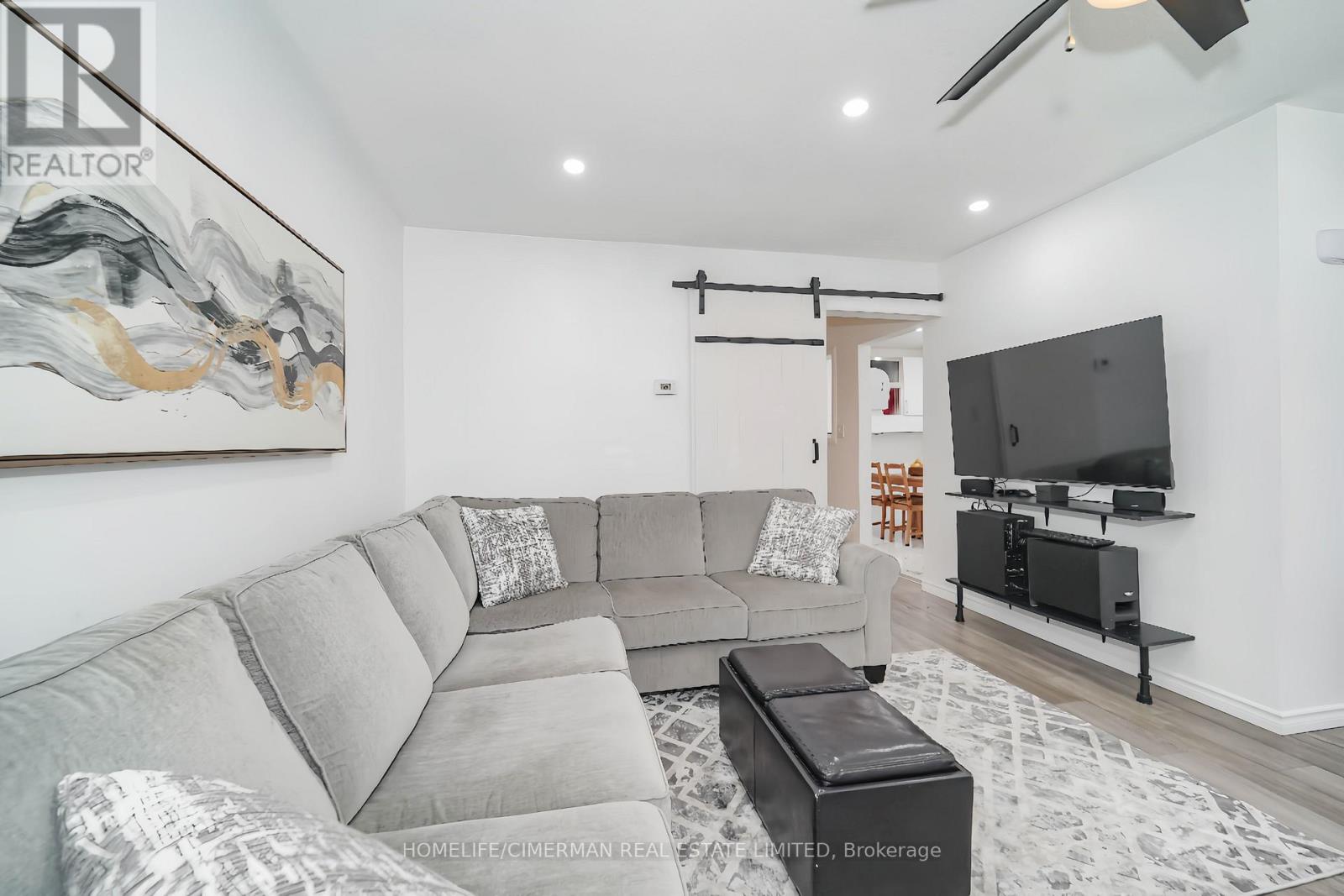 20 LAWRENCE CRESCENT - Image 8