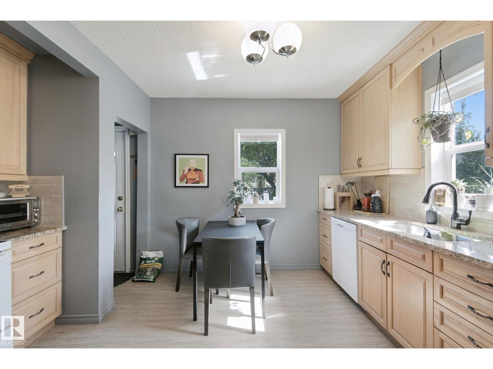 12035 83 ST NW - Image 11