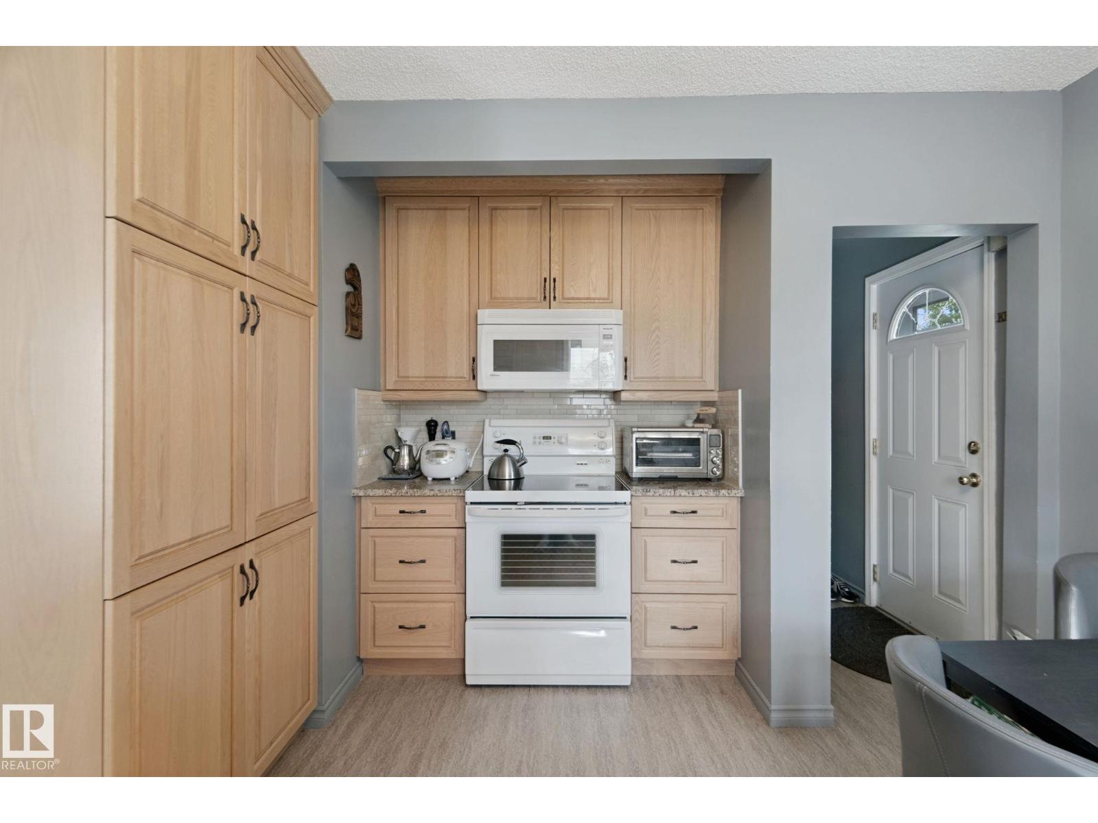 12035 83 ST NW - Image 12