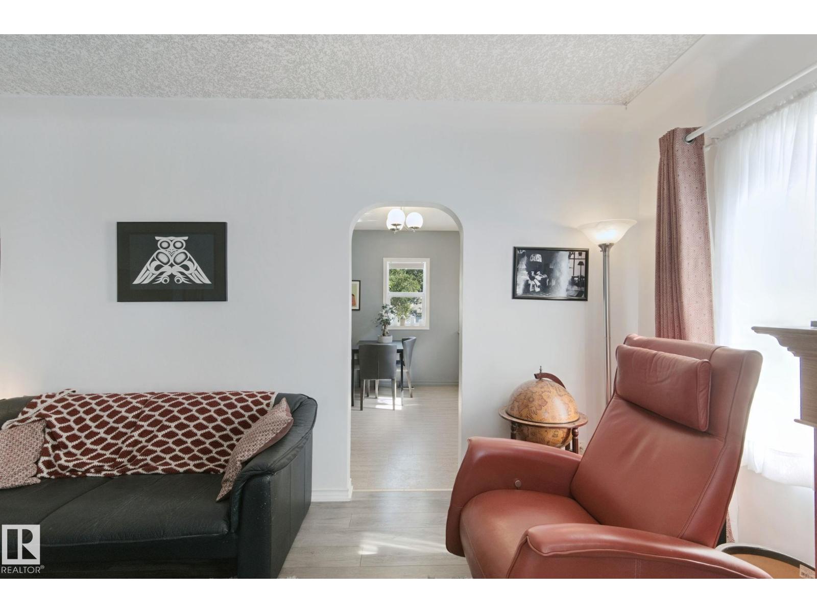 12035 83 ST NW - 9